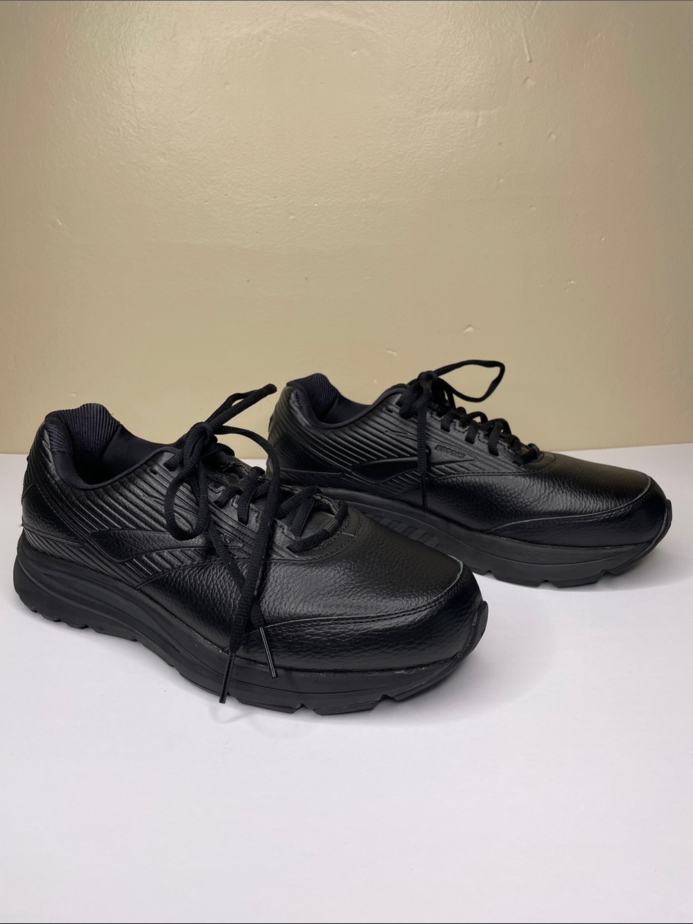 BROOKS Addition Walker 2 Woman’s Black Leather Shoes Size 11 EXTRA WIDE - Picture 2 of 12
